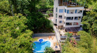 LUXURY 9 BEDROOM VILLA IN MANUEL ANTONIO